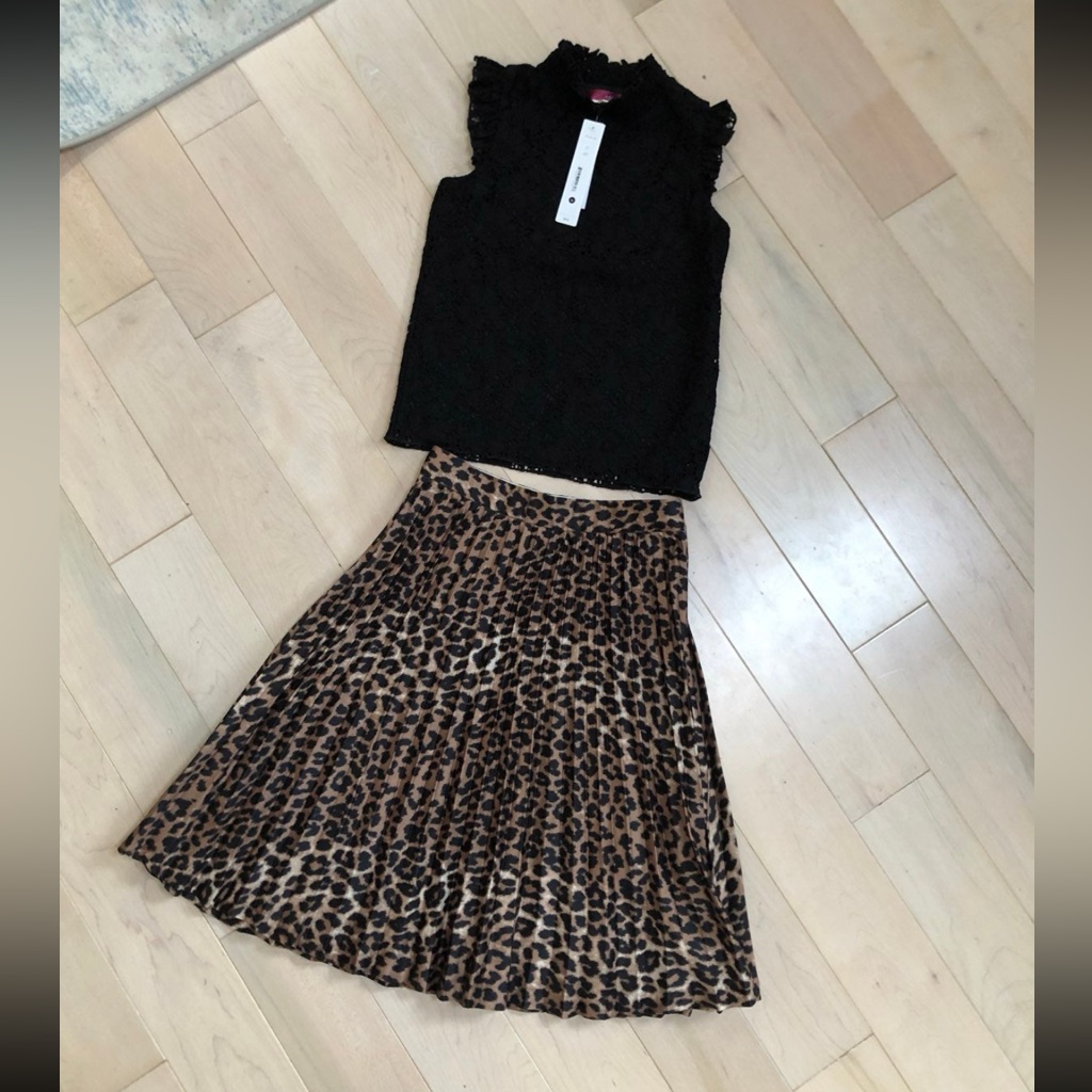 Les Cayotes De Paris Girls Pleated Midi Leopard Print Skirt & Lace Black Top